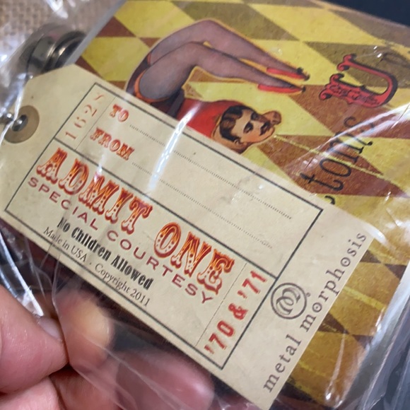 🖤NEW💕Metal Morphosis Bottoms Up flask - Picture 4 of 9